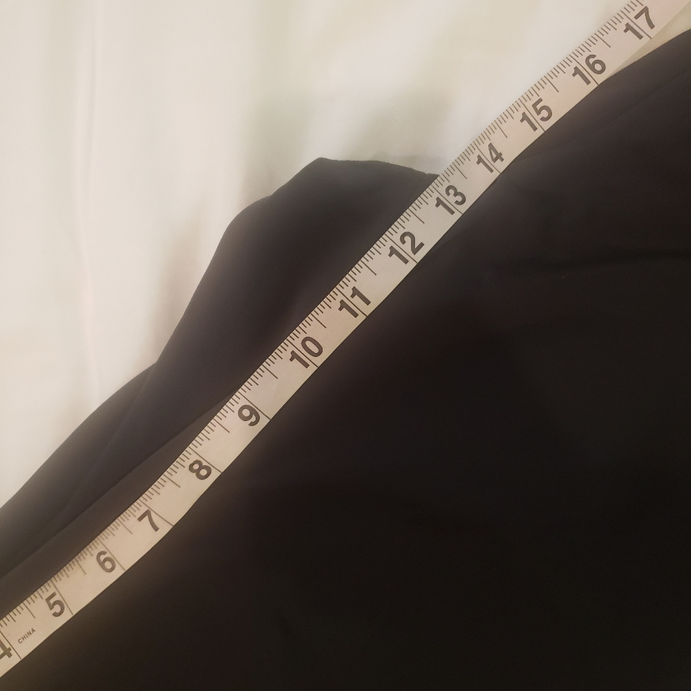 ADIDAS Black Cargo Style Capri Pants Size Medium - Picture 3 of 4
